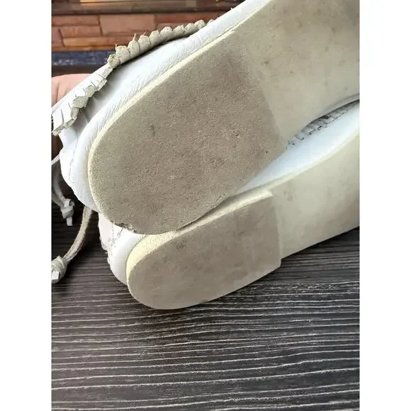 Vintage Genuine Leather USA Made White Fringe Ankle Moccasins SZ. 9 - Picture 2 of 9